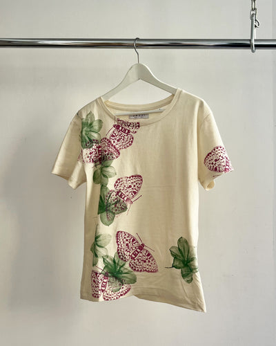 T-shirt farfalle e fiori serigrafata a mano 